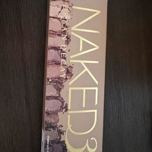 Urban Decay Naked3 Palette - Rose and Taupe Hues